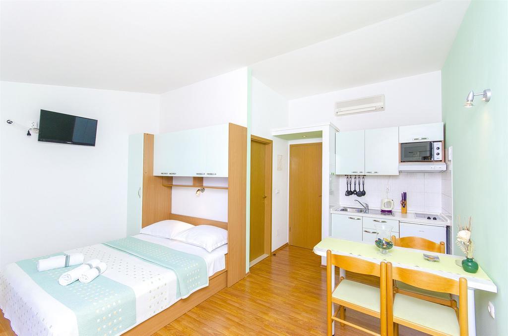 Apartments Kunac Podgora Luaran gambar